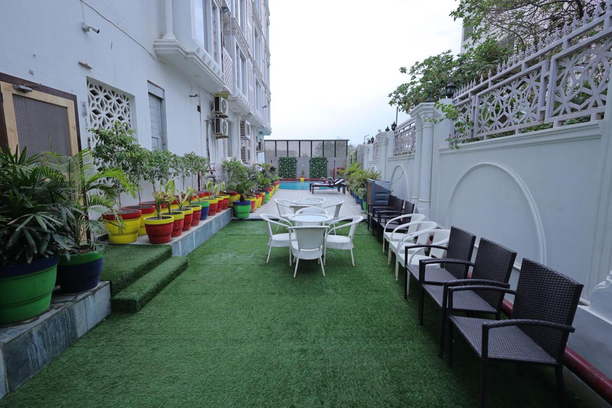 Surasena Regal Vista Agra Hotel